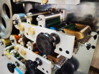 Machine d'impression offset de gobelets en plastique entièrement automatique 2 4 6 couleurs pour gobelets PP PET personnalisables