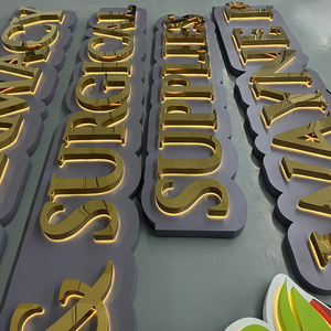 Lettres LED rétroéclairées personnalisées en or miroir avec base nuage grise pour signalétique d'entreprise de luxe - Product Image 6