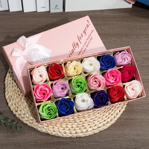 Cadeau créatif 12 roses artificielles en savon avec boîte cadeau en plastique rose 24k, cadeau pour la Saint-Valentin, la fête <span class=keywords><strong>des</strong></span> pères, un anniversaire - Product Image 2