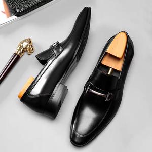 Chaussures habillées pour hommes en cuir véritable de haute qualité, personnalisées, à enfiler, à bout pointu, ajustement parfait pour l'automne et les occasions formelles - Product Image 4