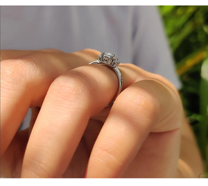 Impresionante anillo de diamante cultivado en laboratorio con claridad brillante, perfecto para propuestas, aniversarios y ocasiones especiales de la India - Product Image 4