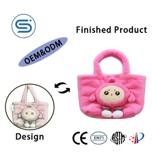 Sacs à dos en peluche aux motifs de fêtes saisonnières comme des flocons de neige ou des citrouilles, ce qui en fait un choix de cadeau festif et thématique pour les enfants - Product Image 1