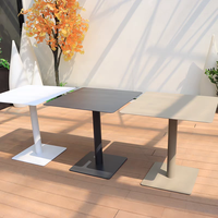 En stock Tables de salle à manger d'extérieur en métal coloré de style moderne au prix d'usine pour restaurant, café, bistro, pour entrepôt et usage extérieur