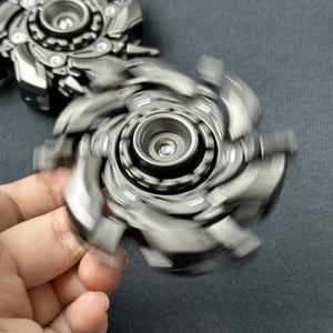 EDC Open Armor Magnetic Eco-Friendly Fidget Spinner ของเล่นหมุนคลายเครียด ทำจากเรซิ่นและซิลิโคน สำหรับผู้ใหญ่ เด็กชาย และเด็กหญิง - Product Image 2