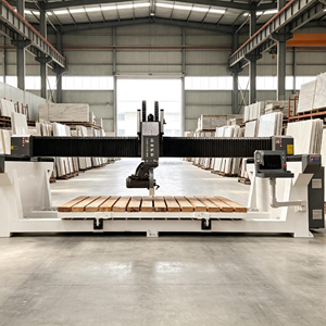 Machine combinée CNC <span class=keywords><strong>de</strong></span> découpe <span class=keywords><strong>de</strong></span> pierre et <span class=keywords><strong>de</strong></span> sciage à pont avec <span class=keywords><strong>table</strong></span> <span class=keywords><strong>de</strong></span> <span class=keywords><strong>travail</strong></span> pour la gravure, le fraisage, le perçage et la fabrication <span class=keywords><strong>de</strong></span> comptoirs en marbre, granit et <span class=keywords><strong>quartz</strong></span> - Product Image 1