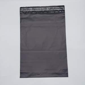 Enveloppe de courrier en polyéthylène noir écologique de haute qualité avec logo personnalisé pour l'emballage de colis de vêtements - Product Image 4