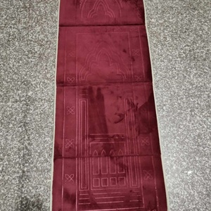 Disponible en varios tamaños, tela de franela floral tejida, duradera y resistente al encogimiento, adecuada para acampar, hacer picnics y uso doméstico. - Product Image 1