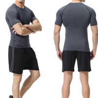 Fabricant de haute qualité hommes Fitness à manches courtes sport à séchage rapide vêtements de sport course à pied respirant T-shirts athlétiques pour homme