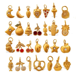 Gourmet Gallery |   Pendentif breloque en acier inoxydable plaqué or PVD 18 carats pour la fabrication de bijoux (thème boulangerie, aliments, fruits) |   Imperméable et durable - Product Image 1