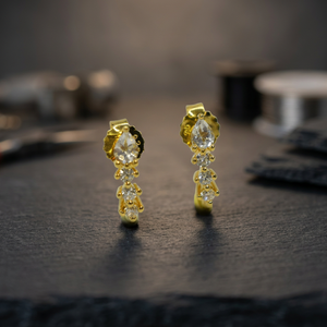 Boucles d'oreilles pendantes classiques Bella en argent sterling 925 plaqué or avec améthyste, idéales pour mariage, fête ou cadeau, avec options personnalisables OEM/ODM - Product Image 3
