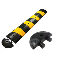 Reductor de velocidad de caucho sólido negro y amarillo de alta resistencia de 1830 mm de longitud con capacidad de carga de 20 toneladas y antipresión para seguridad vial