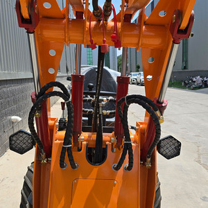 Livraison gratuite, mini-chargeur sur pneus hybride diesel-électrique 4x4 avec fourche à grappin hydraulique - Product Image 4