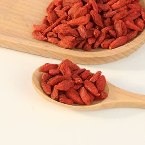 Huaxinda Organic 1kg Bayas de Goji secas naturales Premium Primer cultivo Wolfberries secos Precio al por mayor directo de fábrica - Product Image 5
