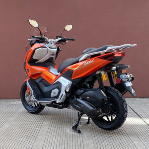 Scooter a Benzina ADV 200cc Arancione Lucido, Motore Raffreddato ad Aria, Sistema EFI, Freno a Disco, Velocità Massima 105 Km/h, con Certificazioni EPA e DOT - Product Image 1