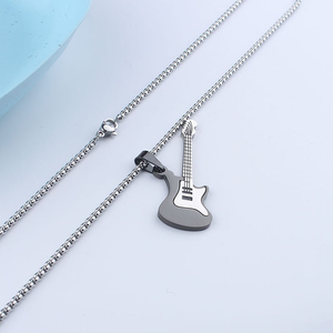 Collana pendente per chitarra in acciaio inossidabile catena di moda stile musica Rock Hip Hop per uomo e donna Idea regalo alla moda - Product Image 2