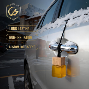 Diffuseur de voiture en verre liquide de luxe moderne 8 ml, senteur Brise Marine Océanique, <span class=keywords><strong>d</strong></span>ésodorisant longue durée pour grille <span class=keywords><strong>d</strong></span>'aération de voiture, étiquette personnalisée - Product Image 1