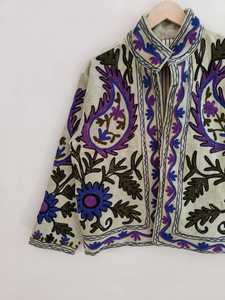 เสื้อแจ็คเก็ตควีนซูซานี ผ้ากำมะหยี่ปักลายชิ้นเอก เสื้อแจ็คเก็ตกำมะหยี่ซูซานี เสื้อแจ็คเก็ตผู้หญิง ของขวัญสำหรับเธอ งานปักศิลปะโบฮีเมียนสุดหรู - Product Image 2