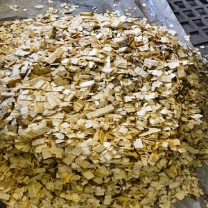 Broyeur à disques industriel à moteur diesel pour branches, bois, grumes, bois de construction, capacité de 15 t/h, granulométrie de 19-20 mm, breveté - Product Image 5