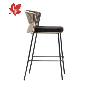 Modernes Wohnmöbel-Design Neuer Outdoor-Stuhl im PE-Stil Rattan-Esszimmers tühle mit Metall beinen