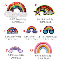 Nouveau design dessin animé arc-en-ciel paillettes enfants vêtements robe coque de téléphone logo patchs de broderie