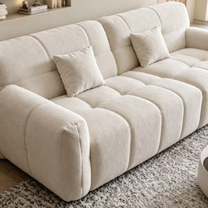 Canapé deux places minimaliste en bouclette avec dossier capitonné, accoudoirs incurvés, forme semi-circulaire, rembourrage en mousse, mobilier de salon - Product Image 4