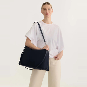 Bolso de Hombro Azul Marino de Nailon, Gran Capacidad, Estilo Minimalista, para Mujer, Diseño Personalizado, Venta al Por Mayor, BSCI - Product Image 4