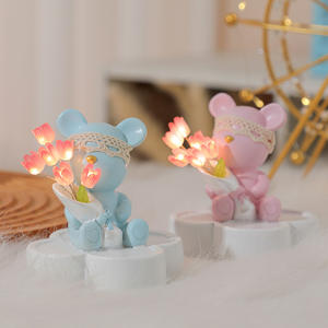 El silencio de resina es una estatua de lámpara de flor de luz nocturna de lectura dorada - Product Image 3