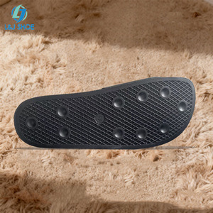 Шлепанцы L&J OEM унисекс класса люкс с индивидуальным дизайном, высококачественные тапочки с 3D-логотипом, флип-флопы по заводской цене для отелей и клубов - Product Image 3