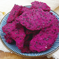 Gefreeze-droogde rode drakenfruitblokjes (pitaya) voor smoothies, yoghurt, bakkerijproducten en decoratie