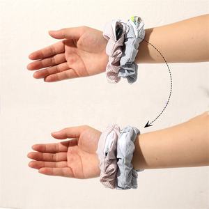<span class=keywords><strong>PL</strong></span> 2025 Großhandel New Creative Fashion Circle Dot Stripe Pocket Scrunchie Benutzer definierter Reiß verschluss Verstecktes Haar Scrunchie - Product Image 3
