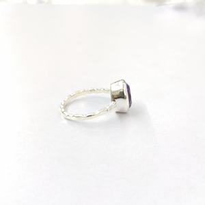 Bague en améthyste, argent sterling 925, bague en pierre précieuse, améthyste, collection artisanale, bagues fines, bijoux en argent, prix de gros - Product Image 5