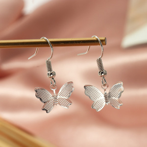 Artlady coreana in oro placcato simpatico animale charm in acrilico ciondoli <span class=keywords><strong>gioielli</strong></span> in lega per ragazze orecchini a cerchio <span class=keywords><strong>gioielli</strong></span> religiosi cristiani - Product Image 4