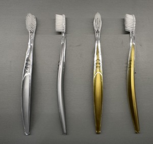 Brosse à dents <span class=keywords><strong>pingouin</strong></span> transparente jetable personnalisée poils métalliques aiguisés manche en plastique pour adultes soins bucco-dentaires hôtel Spa - Product Image 2