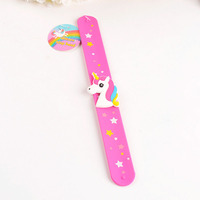Bracelet en silicone souple écologique avec logo personnalisé, nom, animal de dessin animé 3D, licorne, bracelet numérique imprimé pour enfant