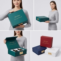 Boîte à livre magnétique personnalisée haut de gamme avec vernis sélectif UV pour emballage de marque de parfum, insert en carton recyclable, boîte cadeau rigide pour parfum