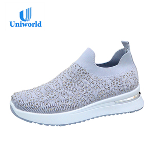 Chaussures injectées pour femmes Uniworld Vietnam Factory Wholesale avec empeigne en maille respirante, composant Creps et décoration Flash Diamond - Product Image 3