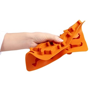 Portátil Eco-Friendly Food Grade Silicone Dog <span class=keywords><strong>Ice</strong></span> Tray Reversível <span class=keywords><strong>Mini</strong></span> Freezer <span class=keywords><strong>Ice</strong></span> <span class=keywords><strong>Maker</strong></span> com Sausage Design Impresso Bola - Product Image 4