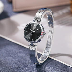 Reloj cuadrado pequeño, elegante y versátil, reloj de cuarzo informal de acero inoxidable para mujer, resistente al agua. - Product Image 2