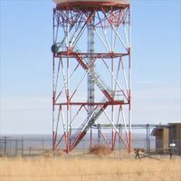 Torre de Radar Autoportante de Acero Angular Galvanizado en Caliente de 4 Patas, 30m, Cumple con ANSI/TIA-222-G, Color Rojo Alternante