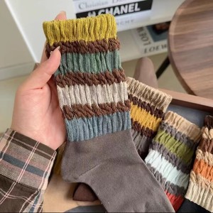 Women's Mid Calf Socks Striped Rainbow Retro Casual Autumn Winter Comfortable Sweat Absorbing Polyester Fiber - Product Image 3