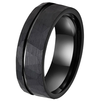 Bague de mariage martelée en carbure de tungstène plaqué noir 8 mm pour homme - Vente en gros de bijoux par Cheng Jewelers