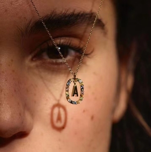 Collana <span class=keywords><strong>con</strong></span> Ciondolo Iniziale Personalizzato dalla A alla Z in Oro 18K PVD, Charm <span class=keywords><strong>con</strong></span> Lettere e Zirconi Antiossidanti per Donne - Product Image 2