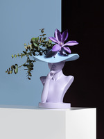 Patung Wanita Elegan Nordik dengan Topi Vas Bunga Wanita Cantik Seksi Pot Bunga Resin Ornamen untuk Dekorasi Rumah Pernikahan Kamar Tidur