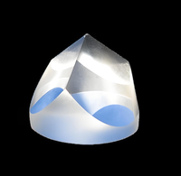 Prisme rétroréflecteur de précision K9/BK7/Silice fondue, parallélisme +/-3', planarité 1/4 Lambda, revêtement antireflet 90%+, ouverture claire