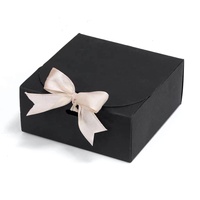 Scatola regalo di carta Stock di fabbrica con nastro per calzini per abbigliamento reggiseno sciarpa abito Packaging Design gratuito scatola di spedizione in diverse dimensioni