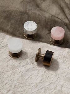 Poignées de meuble rondes en cristal naturel rose et blanc, poignées de tiroir en laiton massif, tirants de meuble en marbre – Offre Spéciale - Product Image 1