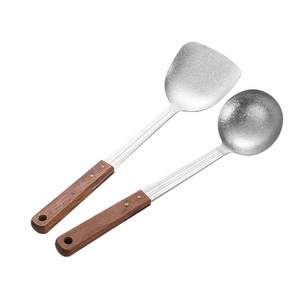 Red Gate Tower - Juego de espátula y cuchara de titanio puro con mango de palisandro, utensilios de cocina ligeros, 36,5 cm, 34,5 cm - Product Image 3