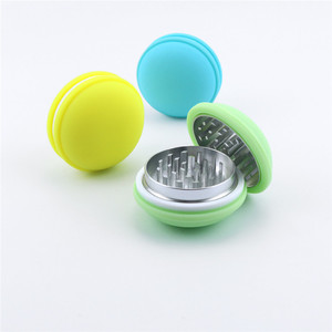 Venta al por mayor de fábrica: Molinillo de macarrones de 60 mm con diseño de 2 capas, de aleación de aluminio color caramelo, triturador de hierbas y tabaco, accesorios para fumar. - Product Image 4