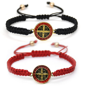 Pulsera trenzada de San Benito con cordón rojo y negro, amuleto de cruz, joyería de regalo unisex - Product Image 1
