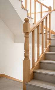Poste de Escalera de Madera Sólida EFS NP03, Columna de Escalera Tradicional, Acabado en Roble Blanco, Artesanía Duradera - Product Image 3